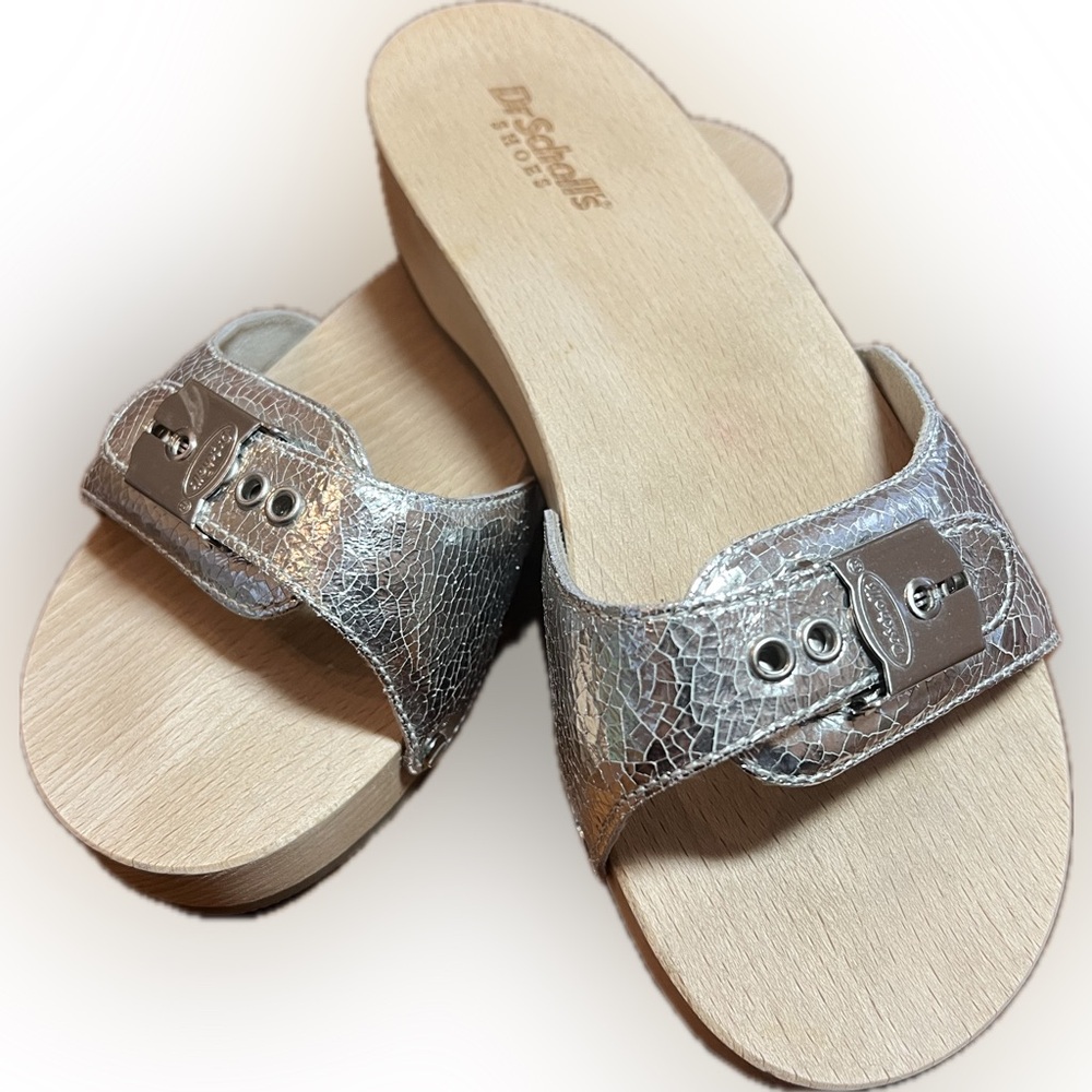 Dr. Scholl’s Original Wooden Clogs Silver Metallic Buckle Sandals Size 6 EUC